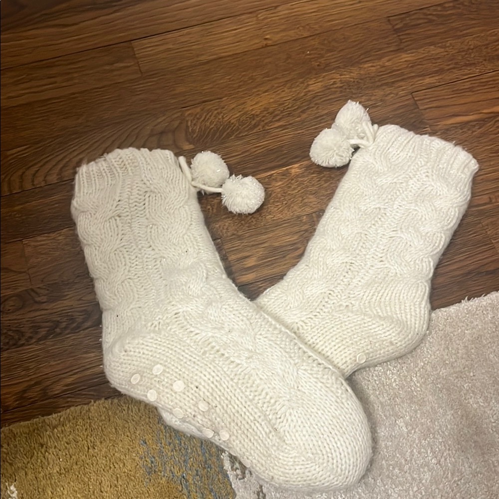 Cozy Cable Knit Slipper Socks - White